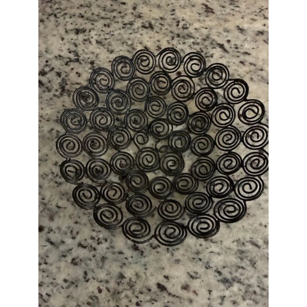 Whimsical circular bowl